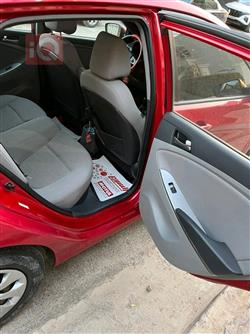 هیوندای ئەکسنت هاچباک